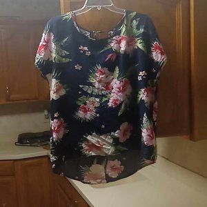 WOMENS TOP SIZE L